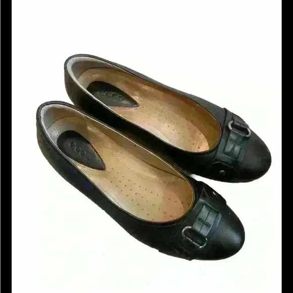 ECCO BUTTON STRAP BLACK LEATHER SLIP ONS HEELS PUMPS SHOES WOMENS SZ  7.5 EU 38 - Picture 3 of 5